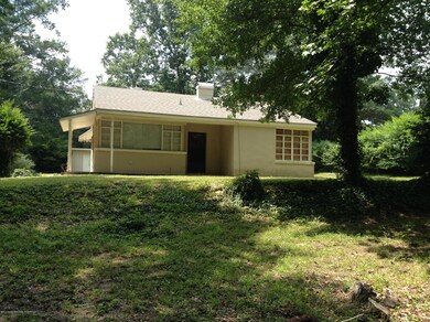 104 CREST CIRCLE NORTH