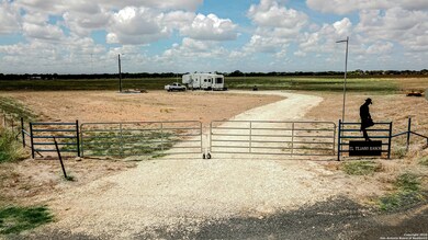103 Cr 4401, Hondo, TX 78861 - photo 3