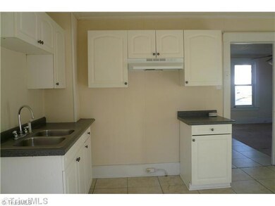 405 Thomas St, Reidsville, NC 27320 - photo 5