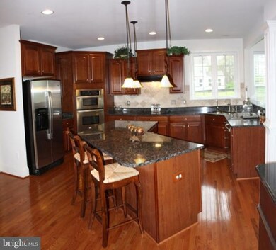 4942 Eleanor Dr, Frederick, MD 21703 - photo 2