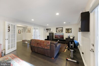 7204 Holywell Ln, Falls Church, VA 22043 - photo 3