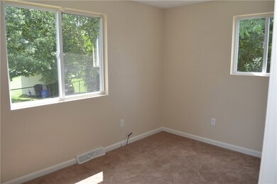 5 Whispering Pines Ct, West Warwick, RI 02893 - photo 5