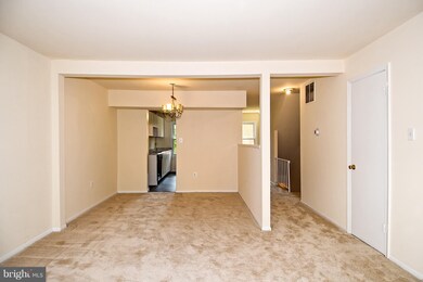 16704 Chowning Ct, Woodbridge, VA 22191 - photo 4