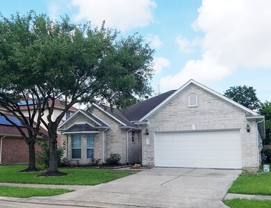 2715 Lost Maples Dr, Pearland, TX 77584 - photo 2