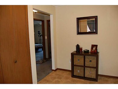 Entry/Foyer.