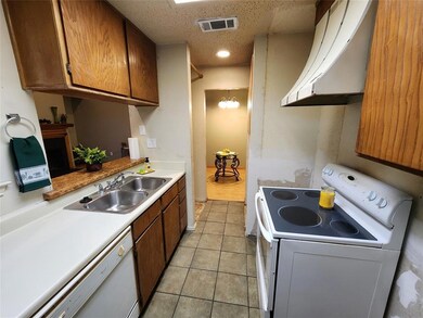 634 Bellaire Dr unit A, Hurst, TX 76053 - photo 5