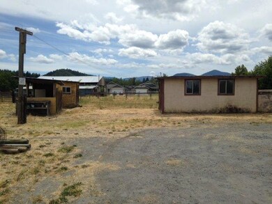 2149 Redwood Ave, Grants Pass, OR 97527 - photo 3