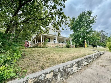 320 W 8th St, Concordia, KS 66901 - photo 4