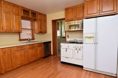 615 Dawes Ave, Wheaton, IL 60189 - photo 4