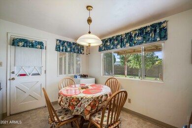323 Elm Pic- Den