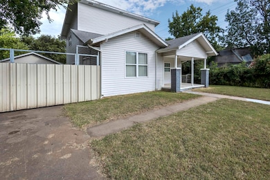 810 810 N 12th St, Duncan, OK 73533 - photo 2