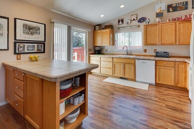 2144 NW Jackpine Ct, Redmond, OR 97756 - photo 4