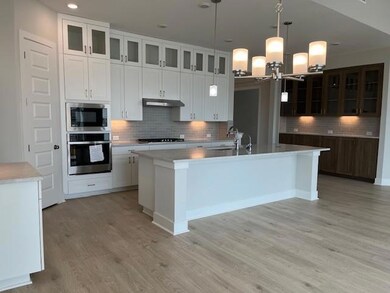 Kitchen featuring stainless steel appliances, und