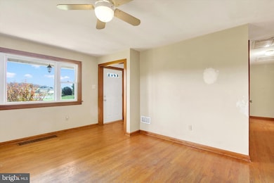 6674 Steltz Rd, Glen Rock, PA 17327 - photo 7