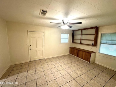 3925 Camilla Dr, Jackson, MS 39212 - photo 4