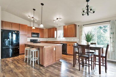 8_DiningKitchen