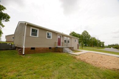 200 Bates St, Shelbyville, TN 37160 - photo 2