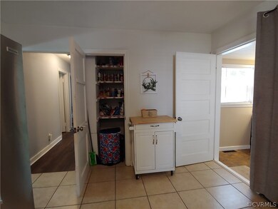 Another alertnate view of Kitchen... Half Bath, Pa
