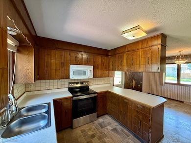 1614 27th Ave S, Moorhead, MN 56560 - photo 2