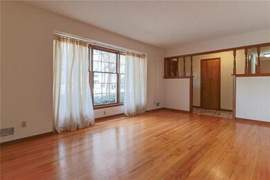 Living Room with large FrontWindow