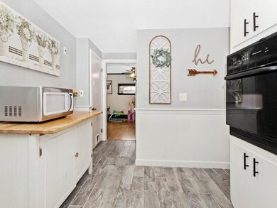 237 Linden St, Waltham, MA 02452 - photo 6