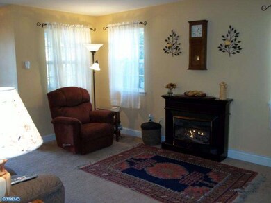 430 2nd Ave, Folsom, PA 19033 - photo 2