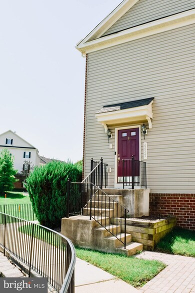 4547 Hidden Stream Ct, Owings Mills, MD 21117 - photo 3