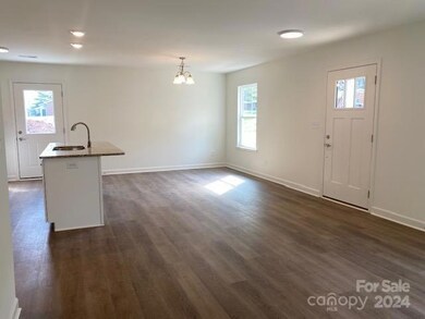 1015 Adams St, Statesville, NC 28677 - photo 5