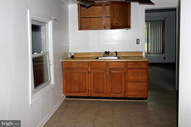 11041 Brookland Rd, Glenn Dale, MD 20769 - photo 5