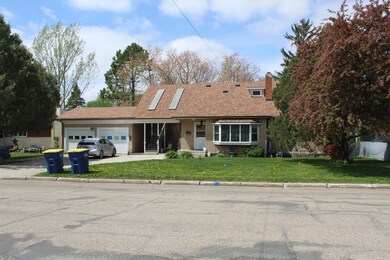 1209 2nd Ave NE, Jamestown, ND 58401 - photo 2