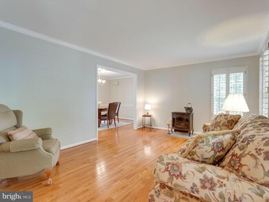 9067 Northedge Dr, Springfield, VA 22153 - photo 4