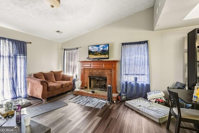 6305 Emerald Pointe Cir, Atlanta, GA 30349 - photo 4