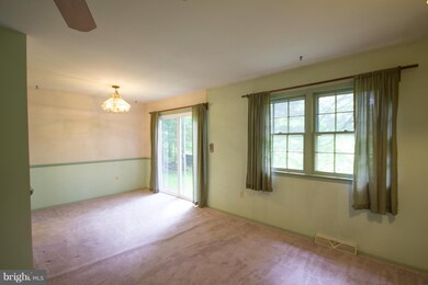 5374 View Point Ct, Sykesville, MD 21784 - photo 4