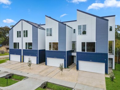 6618 Goldspier St, Houston, TX 77091 - photo 2