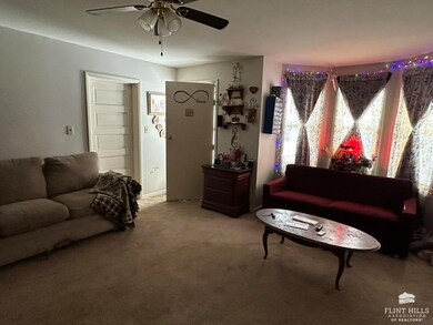 321 E 7th St, Concordia, KS 66901 - photo 7