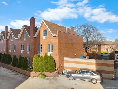 183-26 Booth Memorial Ave, Flushing, NY 11365 - photo 5