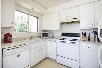631 E Cota LR-22.jpg