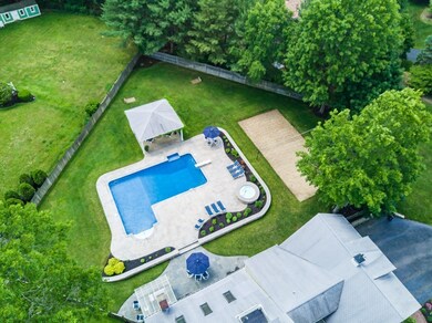 262 Edgewater Dr, Pembroke, MA 02359 - photo 4