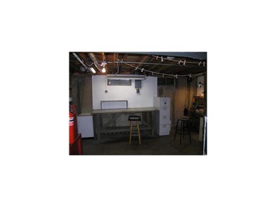 Lower Level. Man cave, work bench stays!