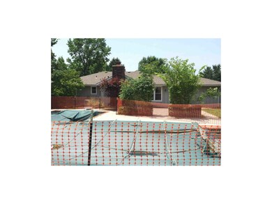 708 NW 10th St, Blue Springs, MO 64015 - photo 2