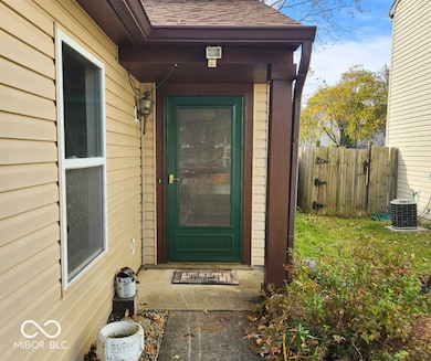 4918 Flame Way, Indianapolis, IN 46254 - photo 4