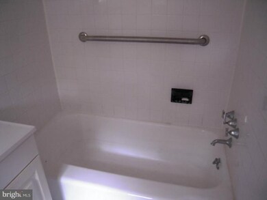 702 Laurel Ave unit 2, Laurel, MD 20707 - photo 3