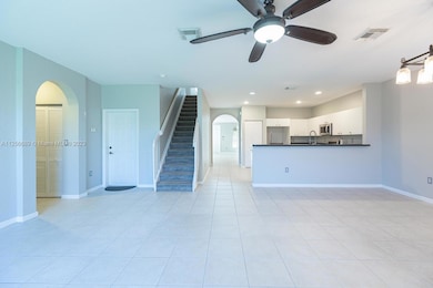 Family room/Kitchen