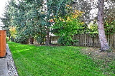 Another look, HOA takes great care of the yards and the exterior of the homes and yards.