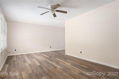 1010 Holly Hills Dr unit 8, Gastonia, NC 28052 - photo 7