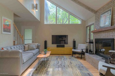 209 Pine Dr, Blacksburg, VA 24060 - photo 5