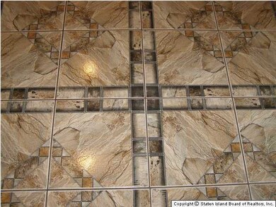 182 Mcclean Ave, Staten Island, NY 10305 - photo 7