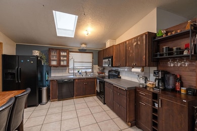 1201 SW 28th St #15 (7 of 20)