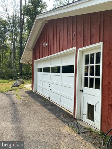 3108 Goezel Rd, Perkiomenville, PA 18074 - photo 2