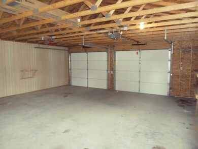 Garage Interior<|><|>
